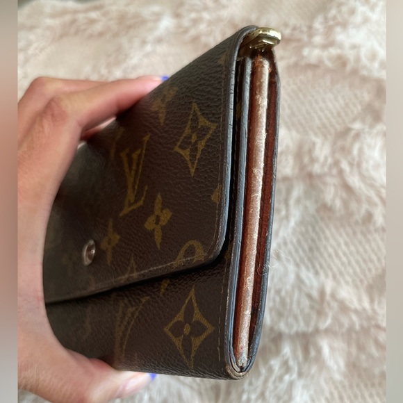 Authentic LOUIS VUITTON Sarah wallet in Monogram canvas - Picture 4 of 16